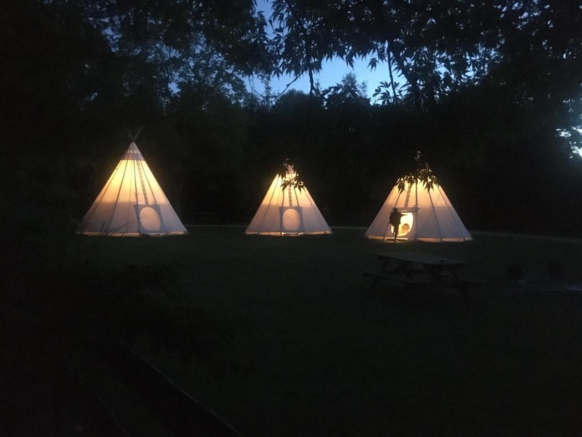 Domaine De Carnin Hotel Beloeil ภายนอก รูปภาพ